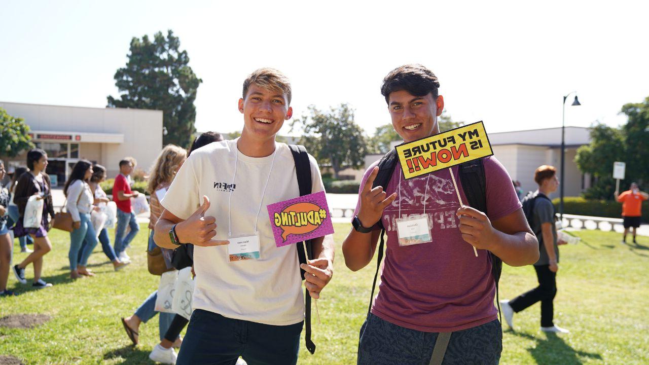 Two Students at FYE Expo